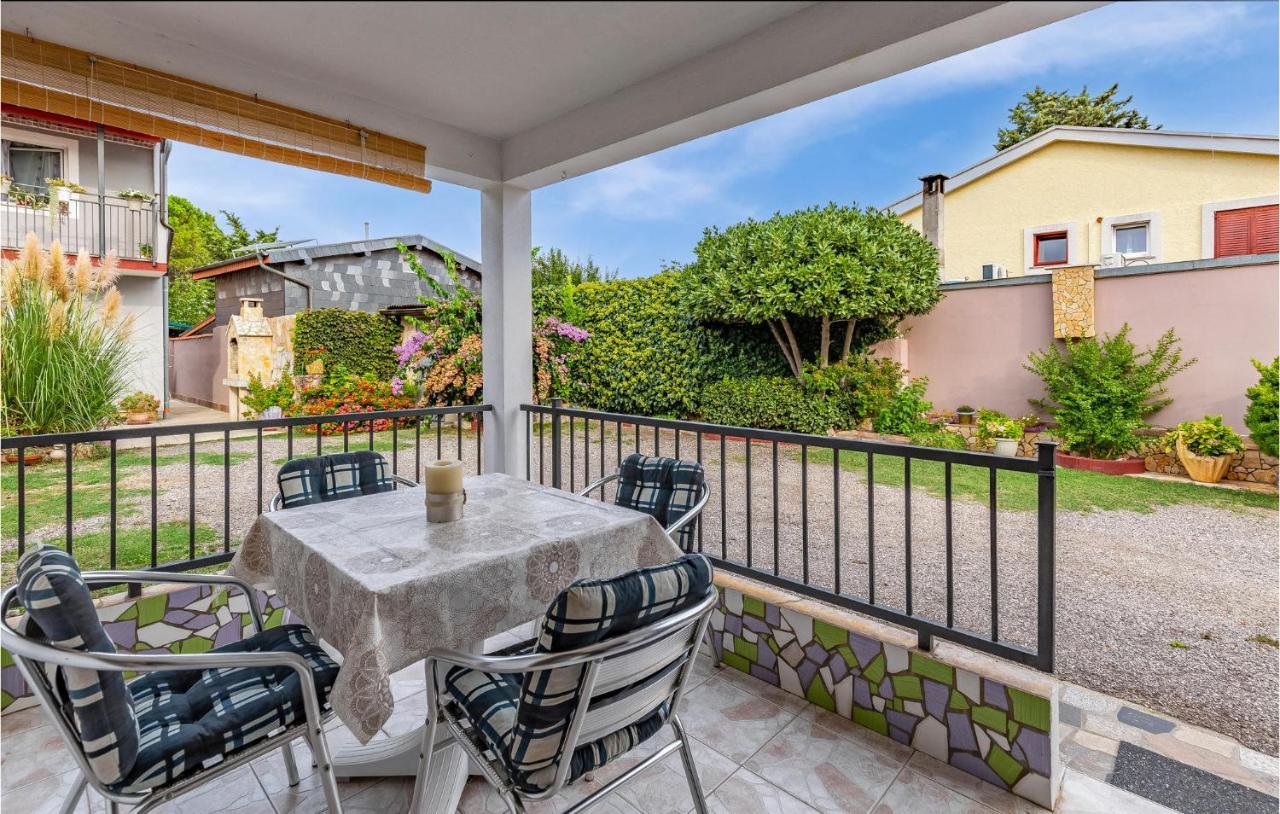Nice Apartment In Premantura With Wifi Bagian luar foto