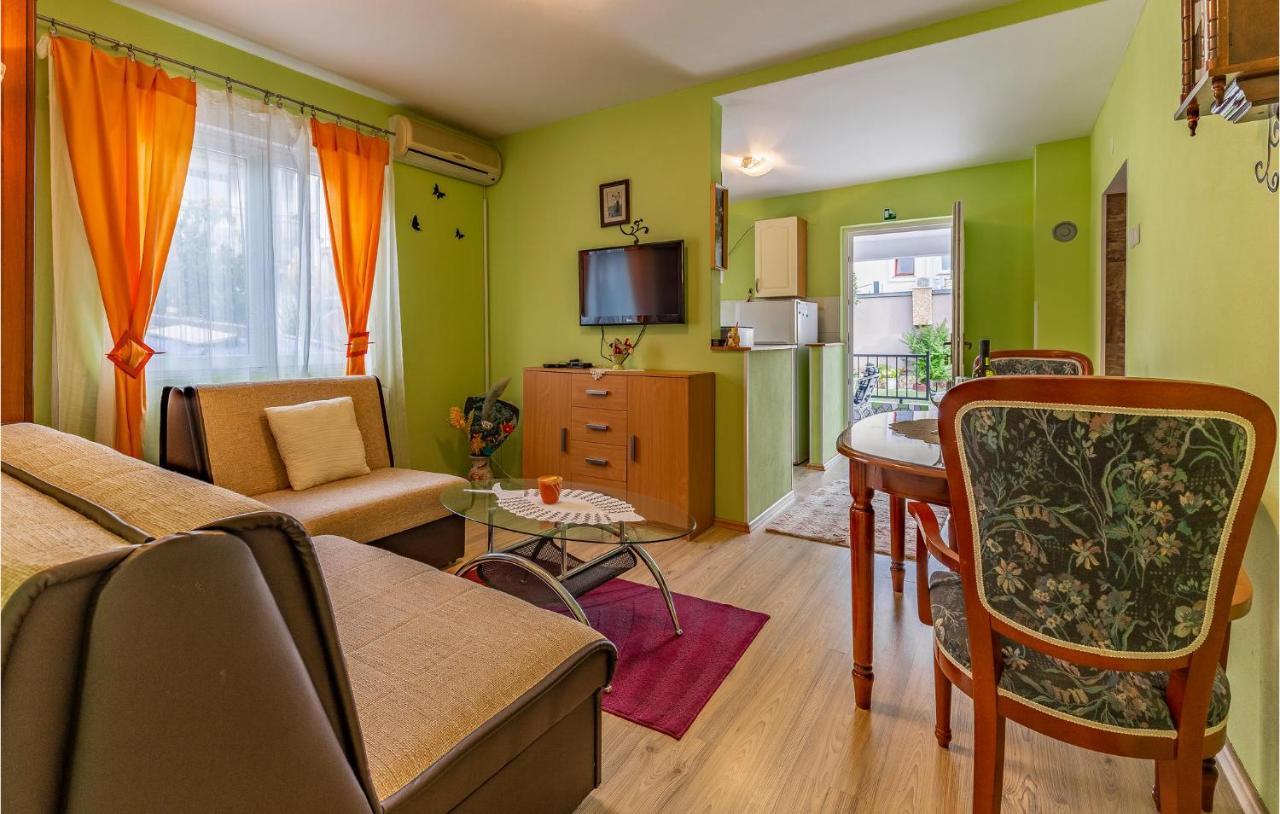 Nice Apartment In Premantura With Wifi Bagian luar foto