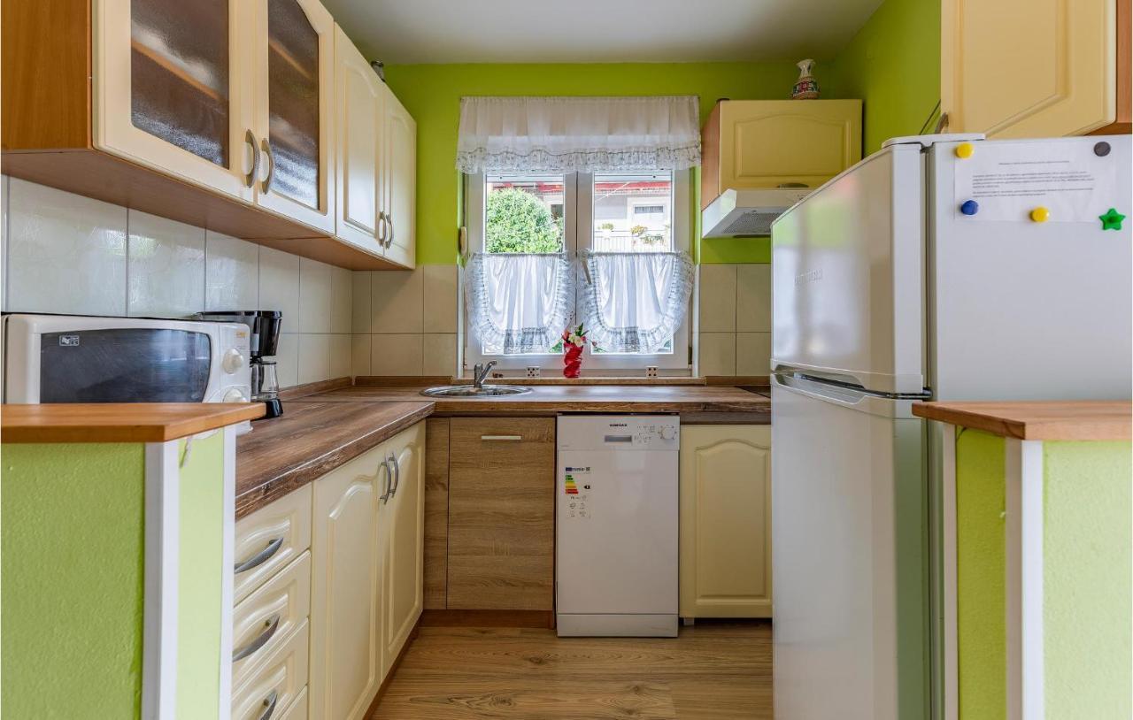 Nice Apartment In Premantura With Wifi Bagian luar foto